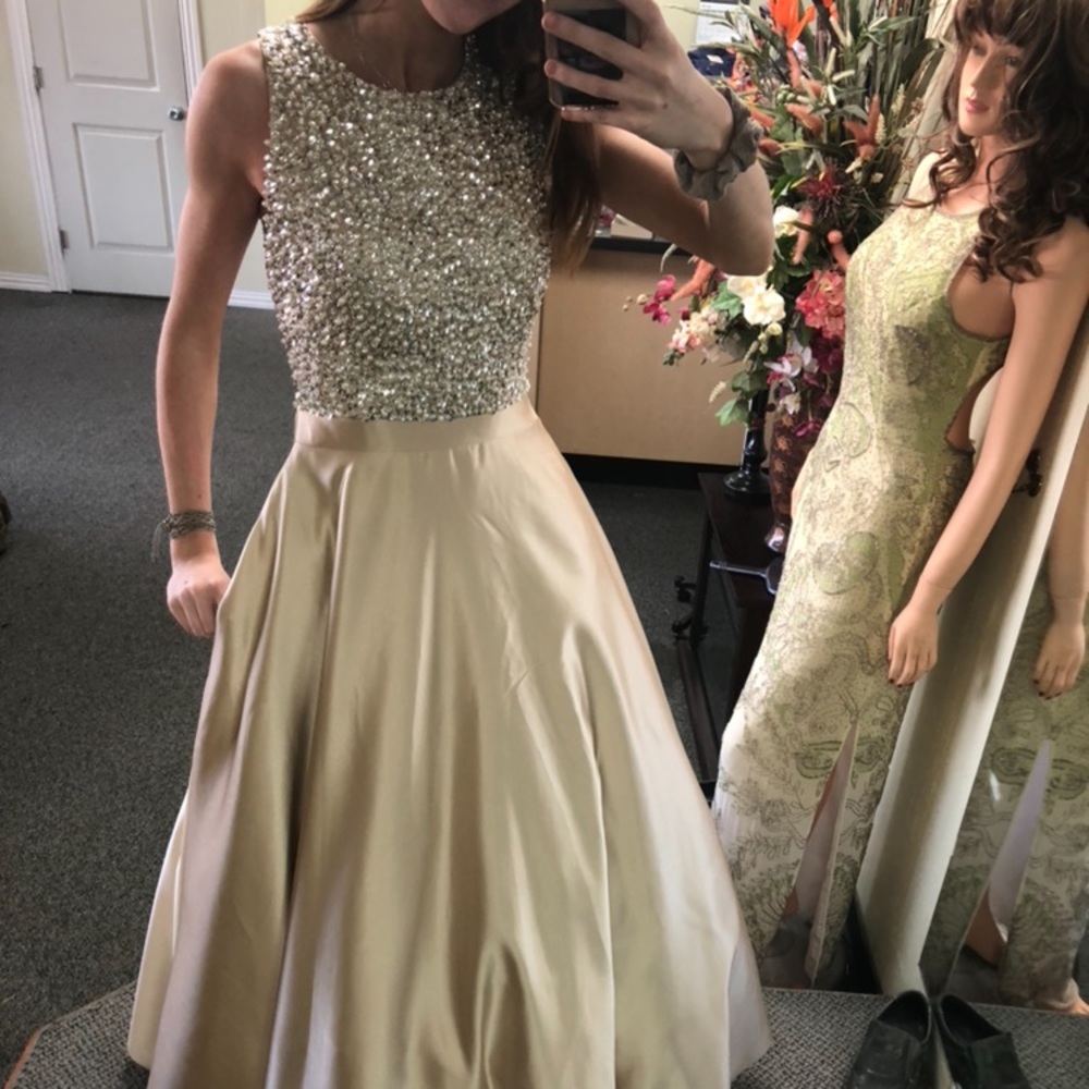 Prom Dress w/ pockets WORN ONCE